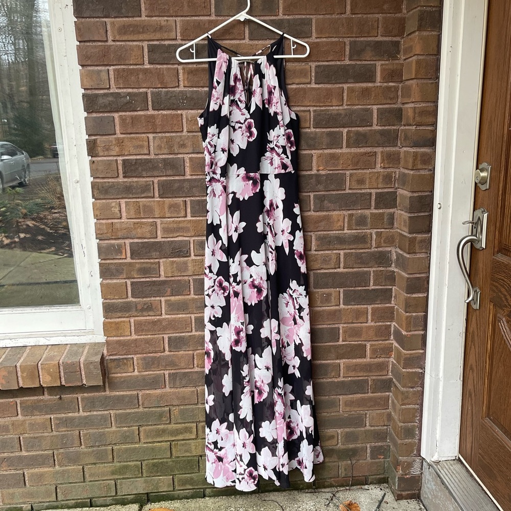 NWT WH|BM Floral Maxi. Size 8